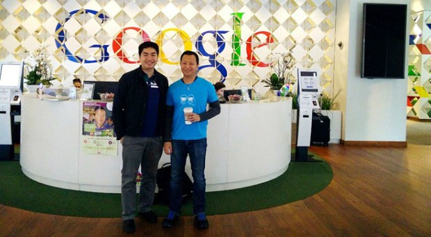 Chuyên gia Nguyễn Thành Nhân (trái) hiện làm việc tại nhóm AdWords, trực tiếp với các công ty trả tiền quảng cáo trên Google. (Ảnh: Chúng ta) 