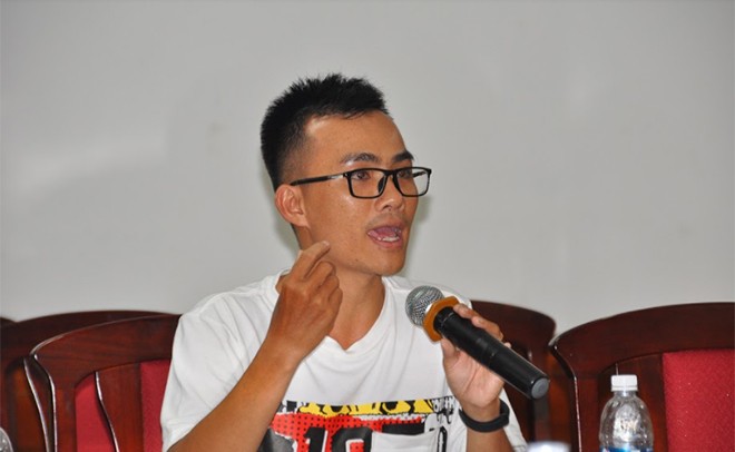 Trong khi đó, mentor Thái Hoàng Danh đề nghị anh Toàn "hãy trở thành một mentor, anh sẽ thấy cái thú trong từng câu hỏi của sinh viên". "Dạy cũng là một cách để học. Ví dụ, dạy Cơ sở dữ liệu, anh cần phải tham gia vào khóa học cùng với sinh viên luôn, học từ các bài giảng, nghiên cứu tài liệu. Mentor cũng được quyền đăng ký những môn có khả năng (có qua kiểm tra, phỏng vấn) và hứng thú", anh Danh lý giải.